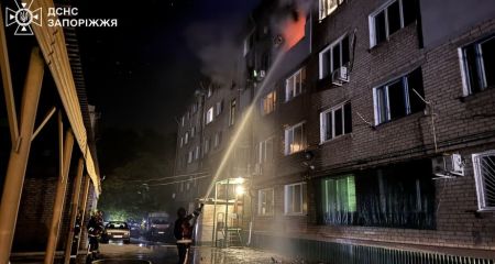 Під час пожежі в Запоріжжі рятувальники врятували двох жінок і кота