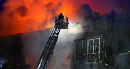 РФ вдарила по багатоповерхівках у Запоріжжі: серед поранених &ndash; дитина