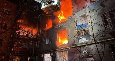 Атака на Запоріжжя: надзвичайники врятували двох людей