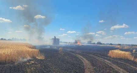 Хлібні поля палали після російських обстрілів під Запоріжжям