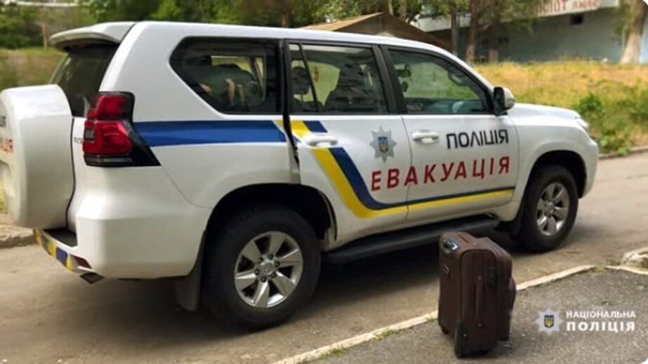 Из прифронтового поселка Запорожского района эвакуировали мужчину