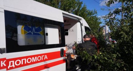 Запоріжець постраждав через детонацію боєприпасу в полі