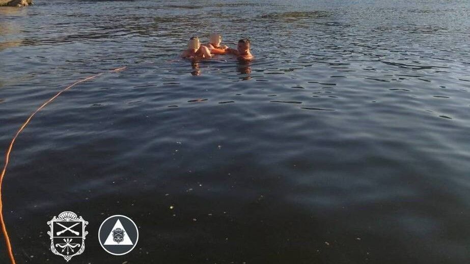 Запорожские водолазы спасли трех человек за два дня