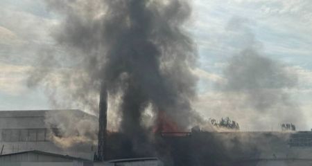 Пожежа на складах: РФ продовжує атакувати Запоріжжя