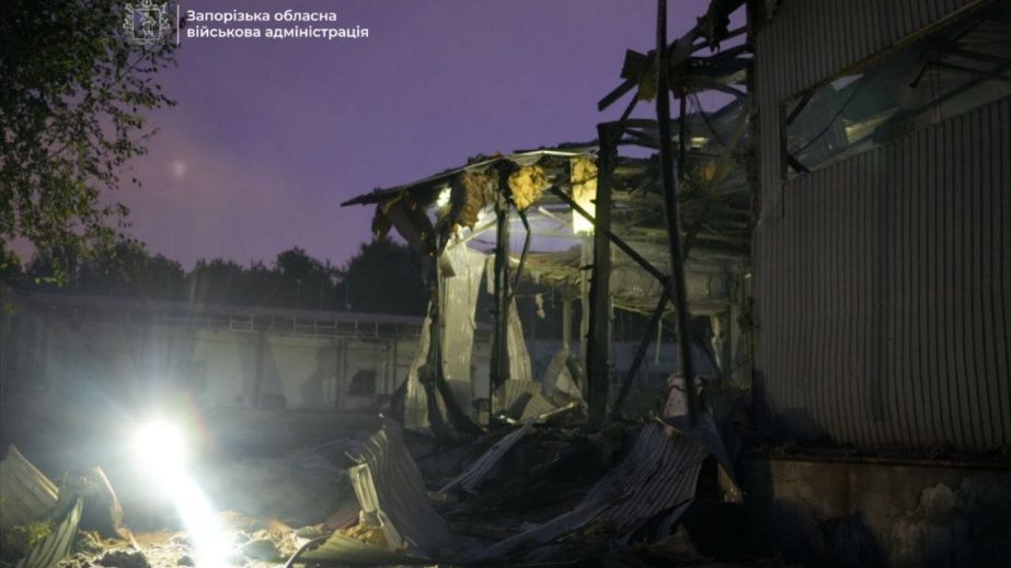 Пожежа спалахнула на підприємстві в Запоріжжі після удару БпЛА
