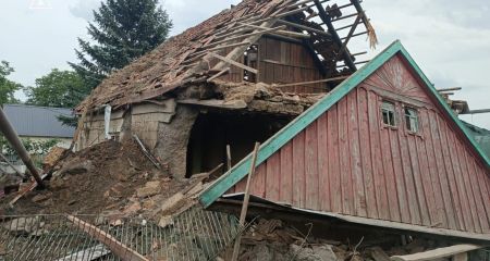 Вогонь охопив склади й понад 10 га сухостою: що знищили удари РФ на Запоріжжі