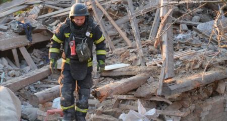 Россияне разрушили дом и повредили еще десяток жилищ в Запорожье