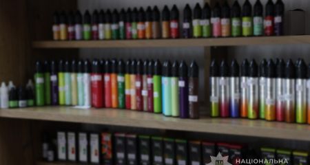 В Запорожье полиция и СБУ накрыли сеть нелегальных табачных киосков &ndash; детали