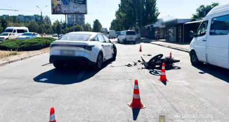 У Запоріжжі в ДТП постраждала 16-річна мотоциклістка