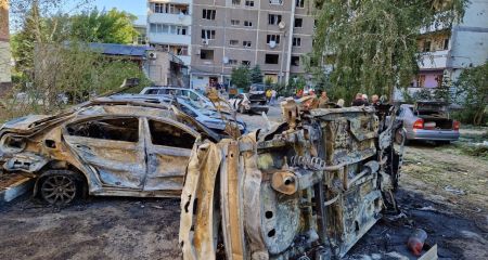 Уламки, вирва та згарище: екологи показали наслідки удару по Запоріжжю