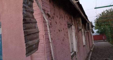 Вражеский FPV повредил дом в пригороде Запорожья: пострадал мужчина