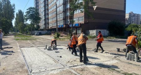 Дорожній переїзд капітально лагодять у старій частині Запоріжжя &ndash; фото