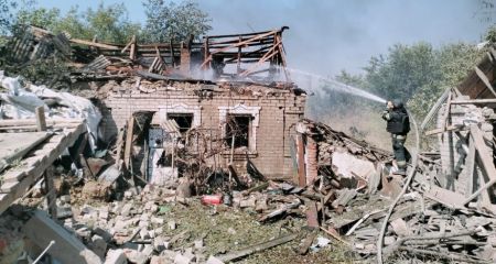 Будинки, магазин і авто горіли на Запоріжжі через російські обстріли