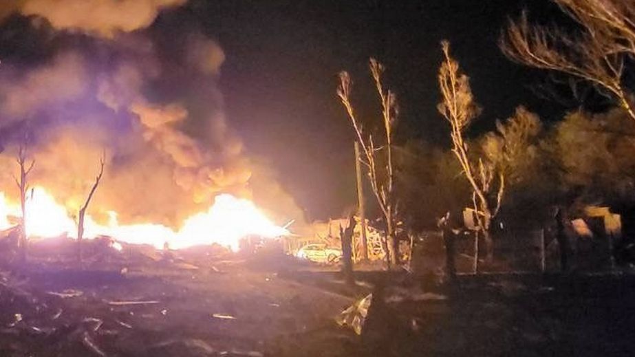 Будинок і надвірна споруда палали через обстріли на Запоріжжі