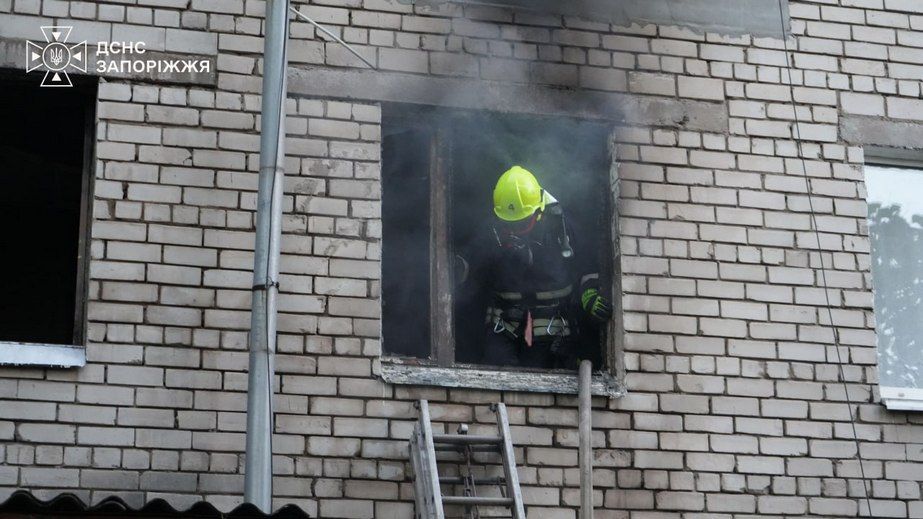 Пятиэтажка горела в Запорожье: погибли два человека