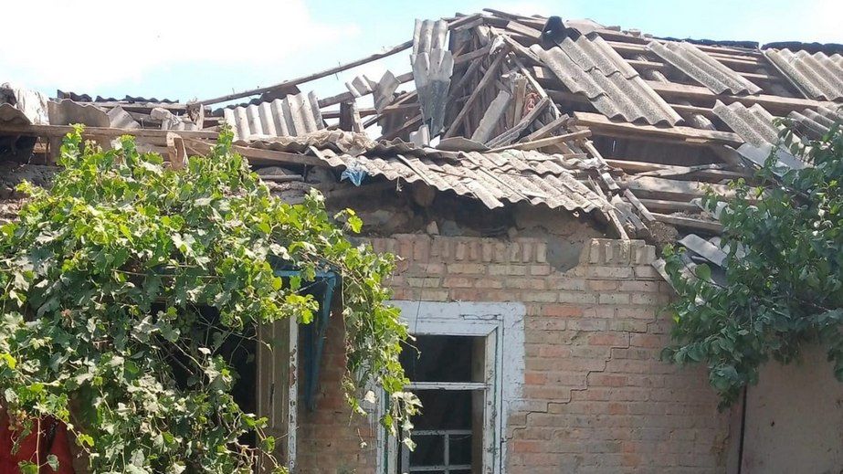 Били дронами и КАБами: последствия вражеских атак показали запорожские полицейские