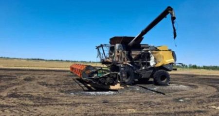 FPV-дрон попал в комбайн в Запорожье: двое раненых
