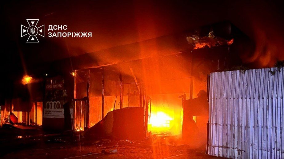 Дом, СТО и торговые павильоны обстреляла РФ в Запорожье