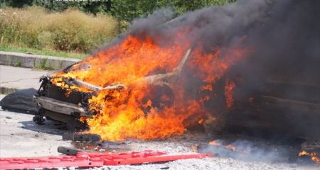 Загорілися автівки, є поранені: ворог вдарив БпЛА по Запоріжжю