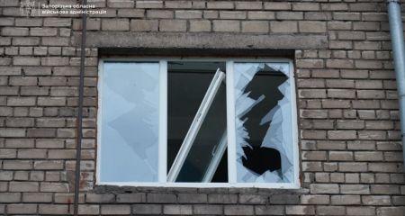 Выбиты окна и разбиты крыши: РФ повредила 14 домов в Запорожье
