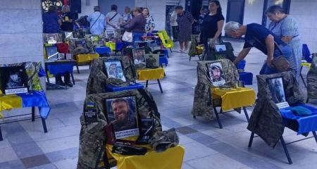В Запорожье 16 семей рассказали истории погибших Героев
