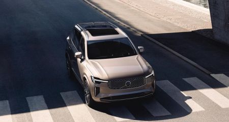 Чому Volvo XC90 обирають для сімейних подорожей і щоденних поїздок містом?