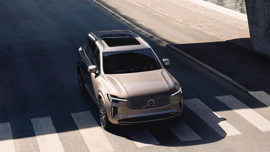 Почему Volvo XC90 выбирают для семейных путешествий и ежедневных поездок по городу?