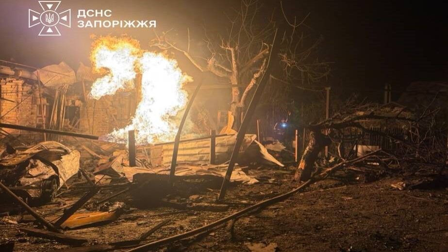 В Запорожье спасатели эвакуировали 16 человек из дома