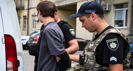 Забытый на месте преступления телефон помог задержать грабителей в Запорожье