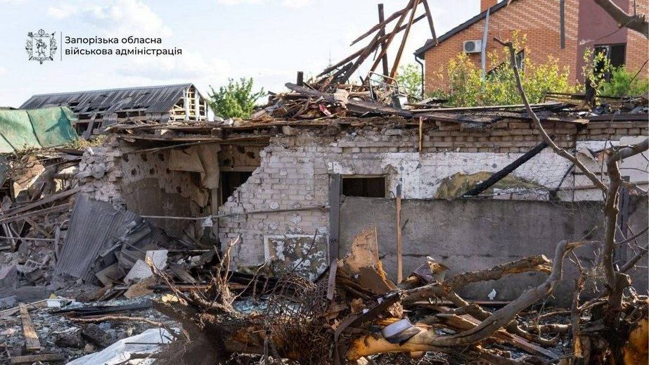 Загиблий і троє поранених: РФ атакувала понад 50 міст і сіл на Запоріжжі