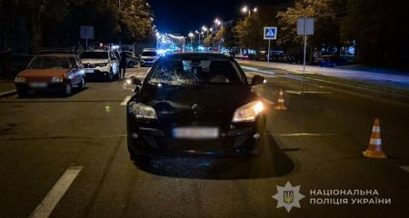 У Запоріжжі водій наїхав на чоловіка та дитину
