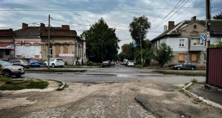 Автомобиль сбил женщину в центре Запорожья: водитель сбежал