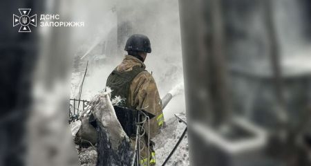Об&rsquo;єкт інфраструктури та господарча споруда палали після атак на Запоріжжі