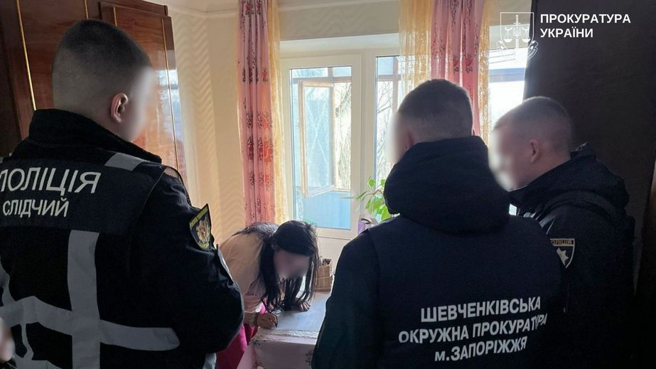 Судитимуть матір із Запоріжжя, яка продала власну доньку за $1000