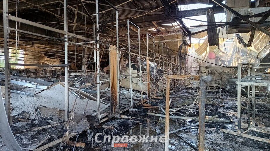 Как военное преступление расследуют дроновую атаку на "Амстор" в Запорожье