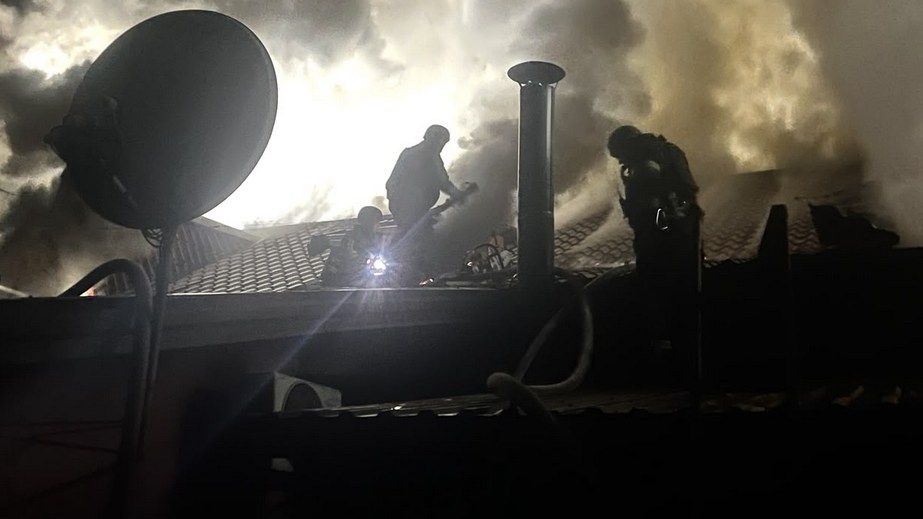 БпЛА попали в кафе: огнеборцы показали, как тушили масштабный пожар в Запорожье