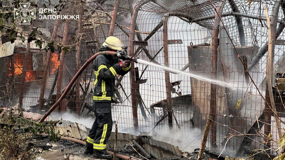 Склад с оборудованием для яхт и лодок горел в Запорожье