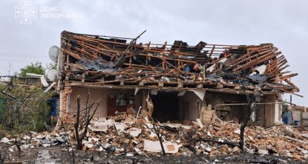 Спасатели ликвидировали пожар после обстрела пригорода Запорожья