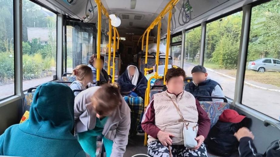 Мобильный пункт развернули в Запорожье после атаки на медучреждение