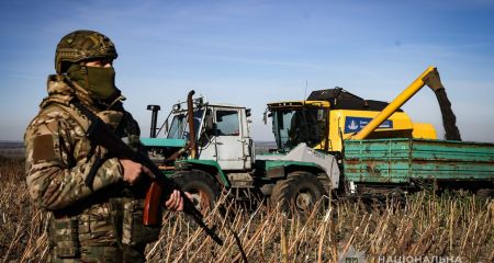 Спецназовцы помогли аграриям собрать урожай под Запорожьем