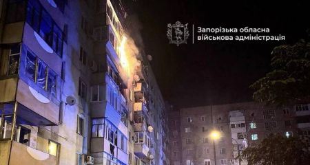 Россияне ударили по многоэтажке в Запорожье: есть пострадавшие