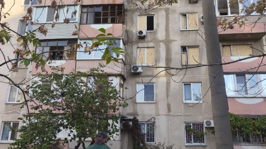 Экологи показали последствия удара по жилому району Запорожья