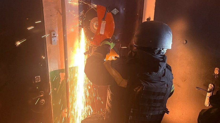 Ворожий обстріл заблокував запоріжців у власних квартирах