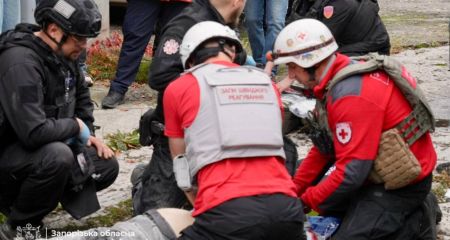 Два человека пострадали от удара по Запорожью &ndash; детали