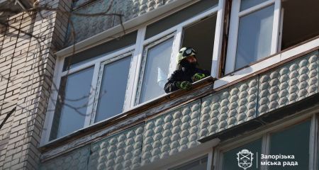 Після удару РФ у Запоріжжі "закрили" вікна у 29 житлових будинках &ndash; де саме