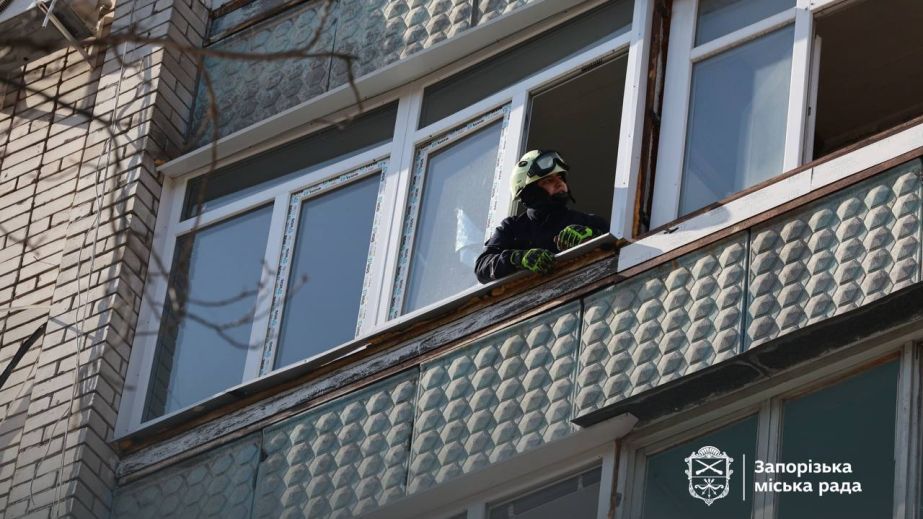 После удара РФ в Запорожье "закрыли" окна в 29 жилых домах &ndash; где именно