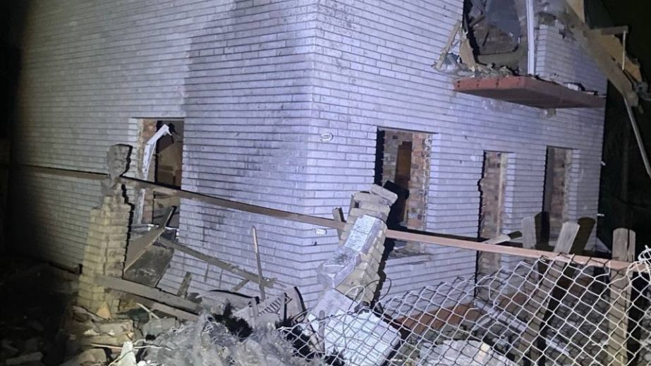 Четверо пострадавших и пожар: россияне атаковали Запорожье ночью