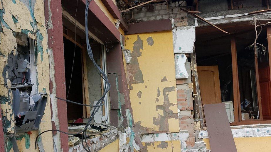 Двоих пенсионеров ранили оккупанты в пригороде Запорожья