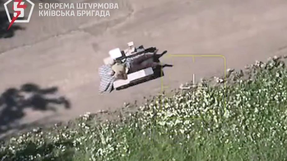 ВСУ поделились кадрами эвакуации раненого бойца с помощью робота