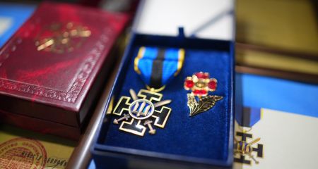 Награды 37 защитников передали их семьям в Запорожье
